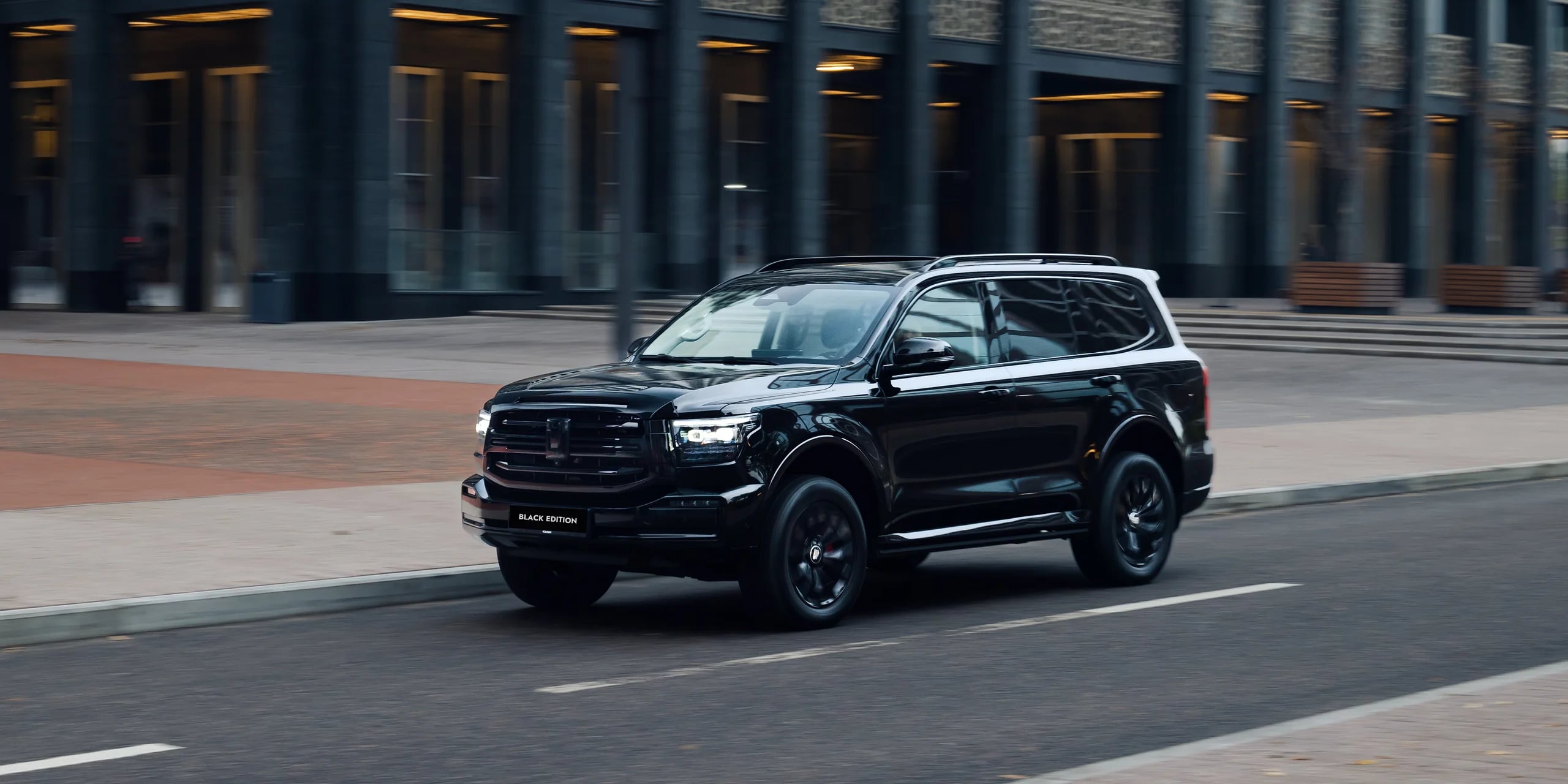 TANK 500 Black Edition